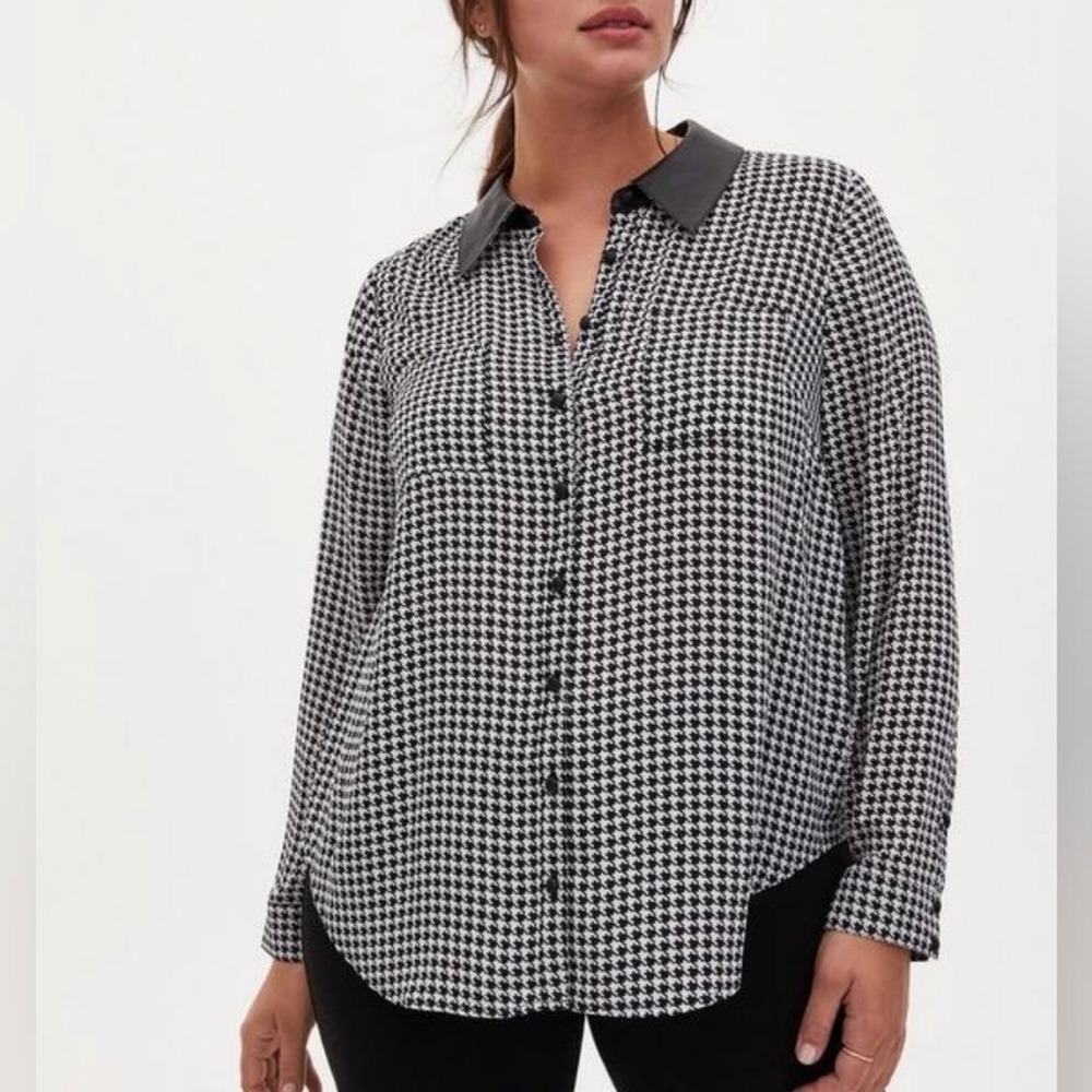 Torrid Madison Black White Houndstooth Georgette Faux Leather Collar Blouse 2X